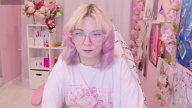 Snapshot of Coconut_Mia chatting on December 19, 2025, 8:55 pm Coconut Mia online show from December 19, 2025, 8:55 pm