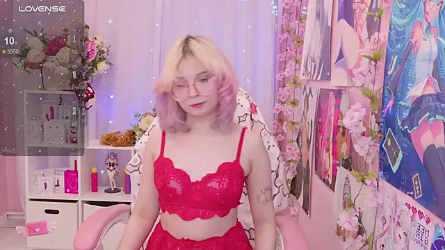 Snapshot of Coconut_Mia chatting on December 20, 2025, 9:06 pm Coconut Mia online show from December 20, 2025, 9:06 pm