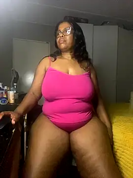 Snapshot of Nomthie chatting on October 7, 2025, 11:06 pm Nomthie online show from October 7, 2025, 11:06 pm