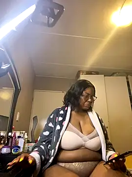 Snapshot of Nomthie chatting on October 20, 2025, 7:47 pm Nomthie online show from October 20, 2025, 7:47 pm