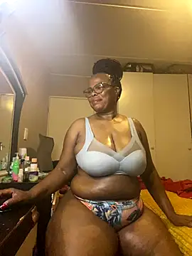 Nomthie online show from December 19, 2025, 7:05 pm