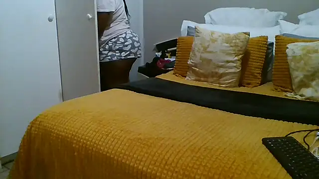 Nomthie online show from March 24, 2026, 2:44 am