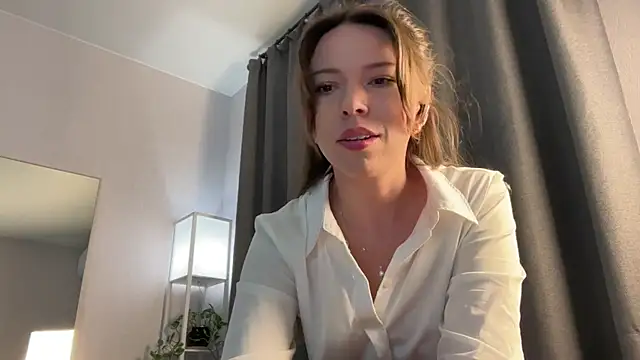 Victoria1Love online show from April 19, 2026, 6:10 pm