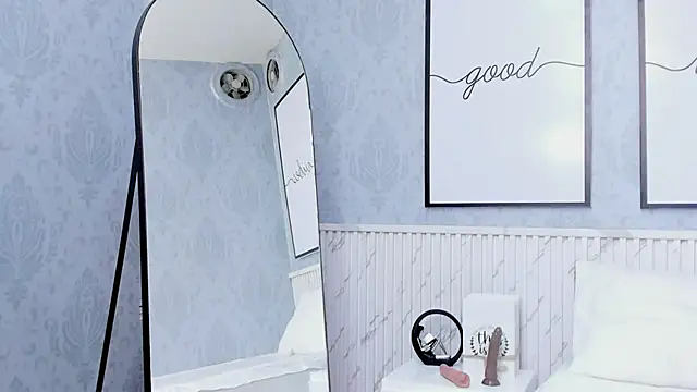 Daphne81  online show from September 10, 2025, 2:10 am