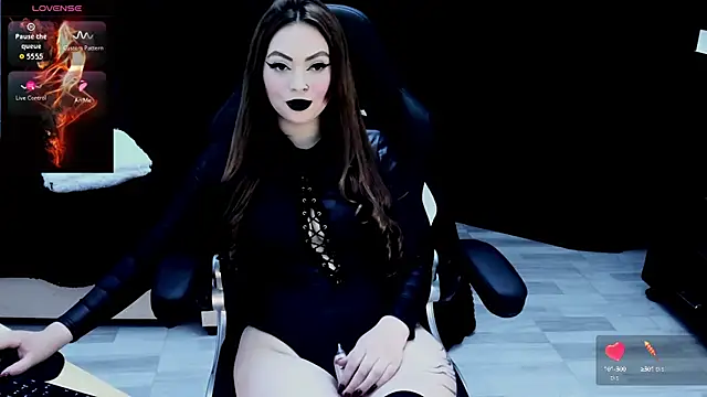 nasty katty  online show from September 23, 2025, 10:06 pm