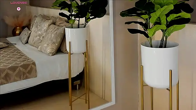 Snapshot of AylinMillerxs chatting on September 16, 2025, 7:37 pm AylinMillerxs online show from September 16, 2025, 7:37 pm