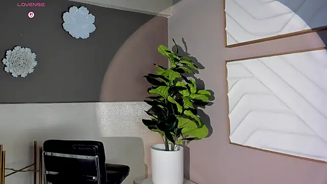 Snapshot of AylinMillerxs chatting on September 13, 2025, 7:58 pm AylinMillerxs online show from September 13, 2025, 7:58 pm