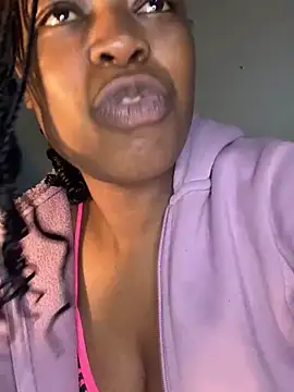 Snapshot of amarrabrown2024 chatting on May 25, 2026, 10:03 am amarrabrown2024 online show from May 25, 2026, 10:03 am