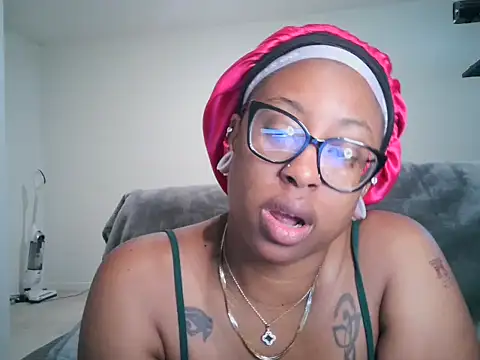 Nyxie Chaos online show from May 29, 2026, 3:07 pm