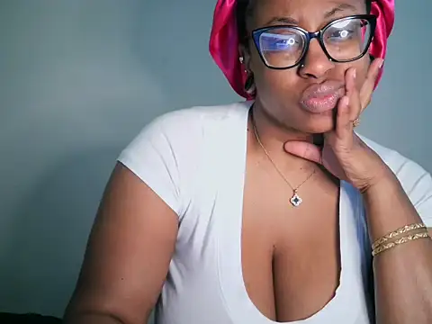 Snapshot of Nyxie_Chaos chatting on July 15, 2026, 3:08 pm Nyxie Chaos online show from July 15, 2026, 3:08 pm