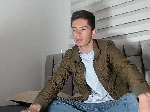 Snapshot of Eliantg chatting on December 12, 2024, 1:32 am Eliantg online show from December 12, 2024, 1:32 am