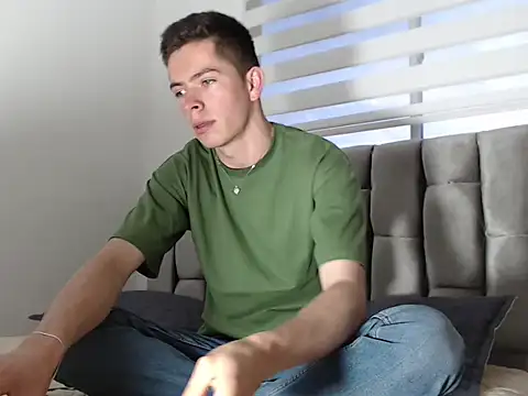 Snapshot of Eliantg chatting on December 25, 2024, 10:48 pm Eliantg online show from December 25, 2024, 10:48 pm