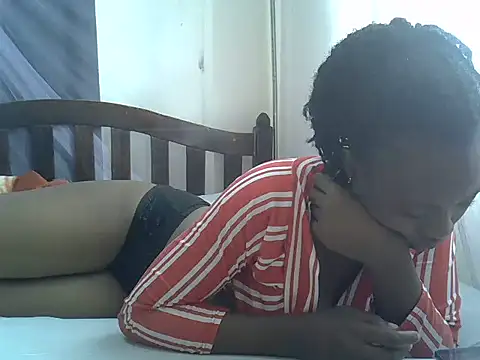 Snapshot of Amanda255 chatting on April 28, 2026, 1:15 pm Amanda255 online show from April 28, 2026, 1:15 pm