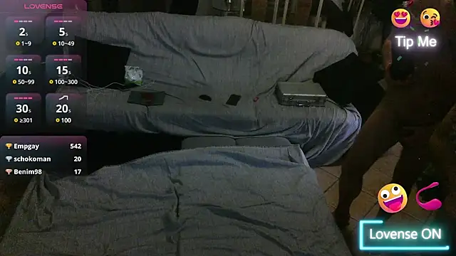 Snapshot of FJcouple chatting on March 2, 2025, 4:25 pm FJcouple online show from March 2, 2025, 4:25 pm