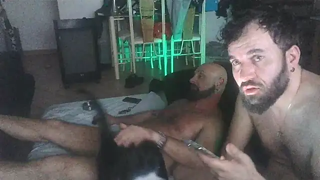 Snapshot of FJcouple chatting on January 6, 2025, 11:18 am FJcouple online show from January 6, 2025, 11:18 am