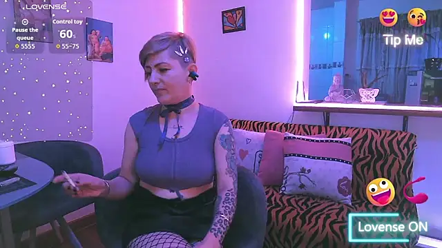 Snapshot of Maria_fernandaxxx_ chatting on November 15, 2025, 10:25 pm Maria fernandaxxx online show from November 15, 2025, 10:25 pm