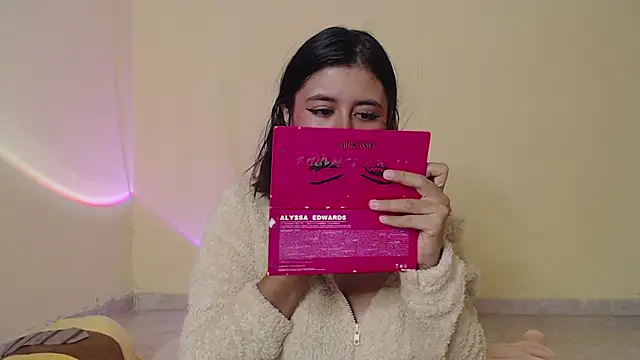 Snapshot of _maiahairy_ chatting on February 25, 2025, 1:10 pm maiahairy online show from February 25, 2025, 1:10 pm