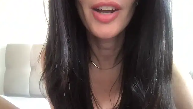 paolajonez online show from December 5, 2025, 6:06 pm