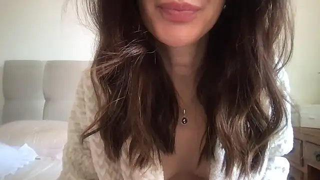 paolajonez online show from October 5, 2025, 12:29 pm