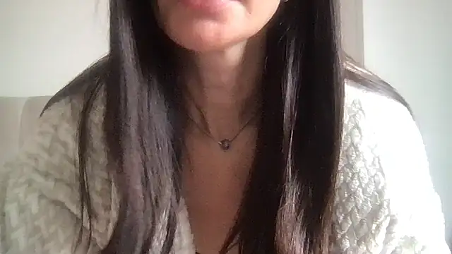 paolajonez online show from February 7, 2026, 1:19 pm