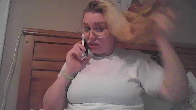 Lalalynn online show from June 3, 2026, 2:45 am