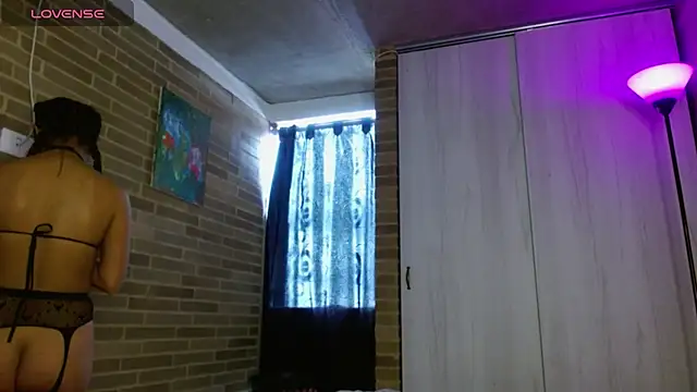 Snapshot of helenacyruss chatting on October 8, 2025, 7:03 pm helenacyruss online show from October 8, 2025, 7:03 pm