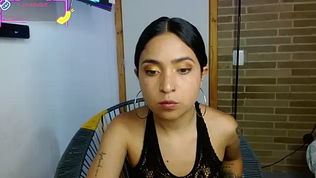 Snapshot of helenacyruss chatting on October 27, 2025, 7:15 pm helenacyruss online show from October 27, 2025, 7:15 pm