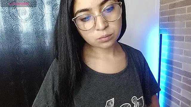 helenacyruss online show from March 3, 2026, 9:00 pm