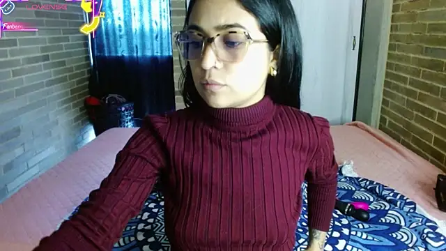 Snapshot of helenacyruss chatting on October 14, 2025, 7:03 pm helenacyruss online show from October 14, 2025, 7:03 pm