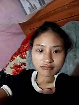 Snapshot of trieungoclnt chatting on October 1, 2025, 9:03 am trieungoclnt online show from October 1, 2025, 9:03 am