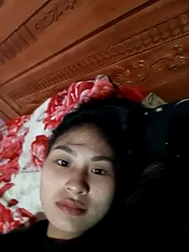 Snapshot of trieungoclnt chatting on November 19, 2025, 5:18 am trieungoclnt online show from November 19, 2025, 5:18 am