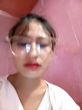 Snapshot of trieungoclnt chatting on October 10, 2025, 9:32 am trieungoclnt online show from October 10, 2025, 9:32 am