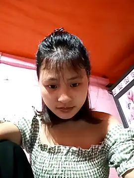 Snapshot of trieungoclnt chatting on March 15, 2025, 2:24 am trieungoclnt online show from March 15, 2025, 2:24 am