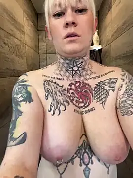 Snapshot of poussichienne chatting on March 3, 2025, 3:11 pm poussichienne online show from March 3, 2025, 3:11 pm