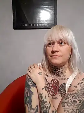 Snapshot of poussichienne chatting on November 20, 2025, 1:45 pm poussichienne online show from November 20, 2025, 1:45 pm