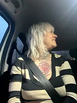 poussichienne online show from January 15, 2026, 7:12 am