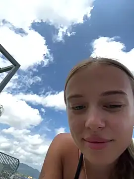 Snapshot of enjoy_my_beauty chatting on March 8, 2025, 4:34 am enjoy my beauty online show from March 8, 2025, 4:34 am