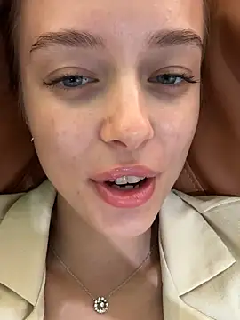 Snapshot of enjoy_my_beauty chatting on March 10, 2025, 7:33 am enjoy my beauty online show from March 10, 2025, 7:33 am