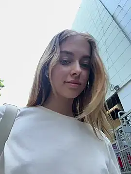 Snapshot of enjoy_my_beauty chatting on January 10, 2025, 4:54 am enjoy my beauty online show from January 10, 2025, 4:54 am