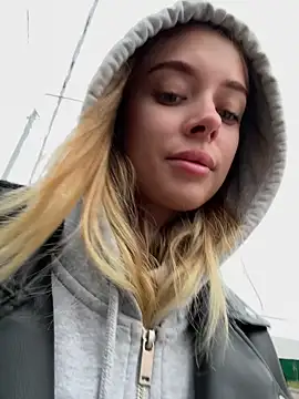 Snapshot of enjoy_my_beauty chatting on October 22, 2025, 7:08 am enjoy my beauty online show from October 22, 2025, 7:08 am