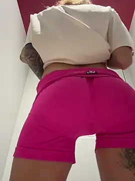 Snapshot of enjoy_my_beauty chatting on February 9, 2025, 7:37 am enjoy my beauty online show from February 9, 2025, 7:37 am