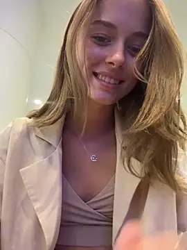 Snapshot of enjoy_my_beauty chatting on February 26, 2025, 7:23 am enjoy my beauty online show from February 26, 2025, 7:23 am