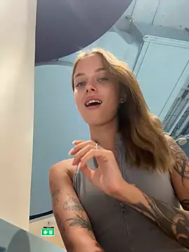 Snapshot of enjoy_my_beauty chatting on March 17, 2025, 7:24 am enjoy my beauty online show from March 17, 2025, 7:24 am