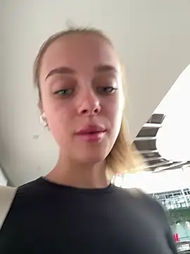 Snapshot of enjoy_my_beauty chatting on March 7, 2025, 4:13 am enjoy my beauty online show from March 7, 2025, 4:13 am