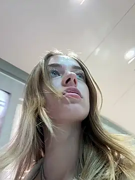 Snapshot of enjoy_my_beauty chatting on January 8, 2025, 4:23 am enjoy my beauty online show from January 8, 2025, 4:23 am