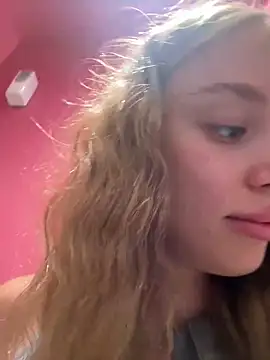 Snapshot of enjoy_my_beauty chatting on March 13, 2025, 8:48 am enjoy my beauty online show from March 13, 2025, 8:48 am