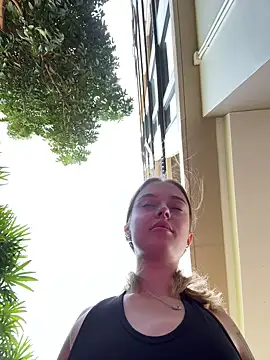 Snapshot of enjoy_my_beauty chatting on January 31, 2025, 4:25 am enjoy my beauty online show from January 31, 2025, 4:25 am