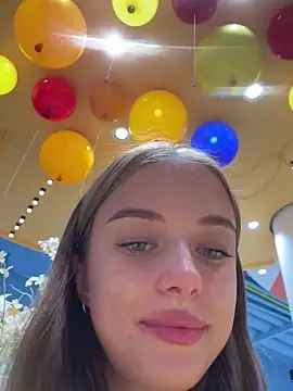 Snapshot of enjoy_my_beauty chatting on February 19, 2025, 7:50 am enjoy my beauty online show from February 19, 2025, 7:50 am