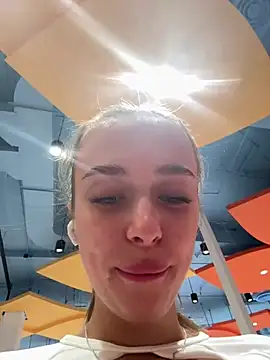 Snapshot of enjoy_my_beauty chatting on February 27, 2025, 4:24 am enjoy my beauty online show from February 27, 2025, 4:24 am