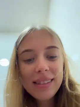 Snapshot of enjoy_my_beauty chatting on February 9, 2025, 4:36 am enjoy my beauty online show from February 9, 2025, 4:36 am